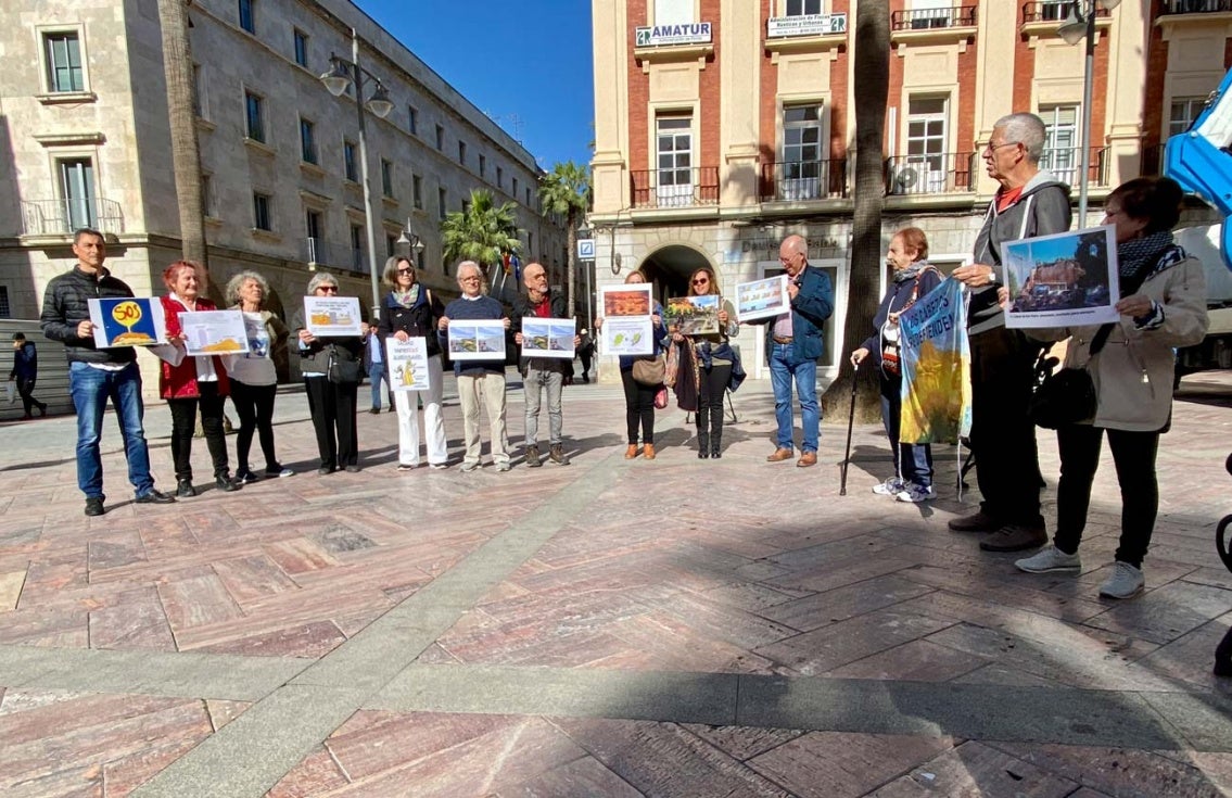 Los colectivos en defensa del patrimonio abogan por sepultar el puerto tartésico antes que elevarlo medio metro