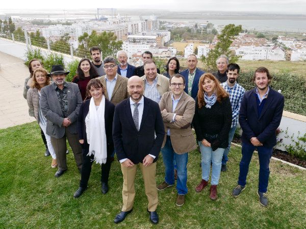 Mesa de la Ría presenta su lista con un grupo de personas 'potente' y 'dispuestas a transformar Huelva'