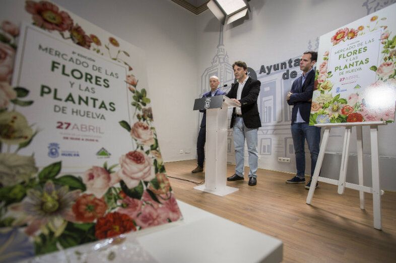 La Plaza de la Constitución acoge el II Mercado de Flores y Plantas