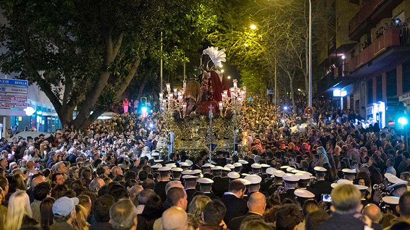 Lunes Santo, hermosura de contrastes