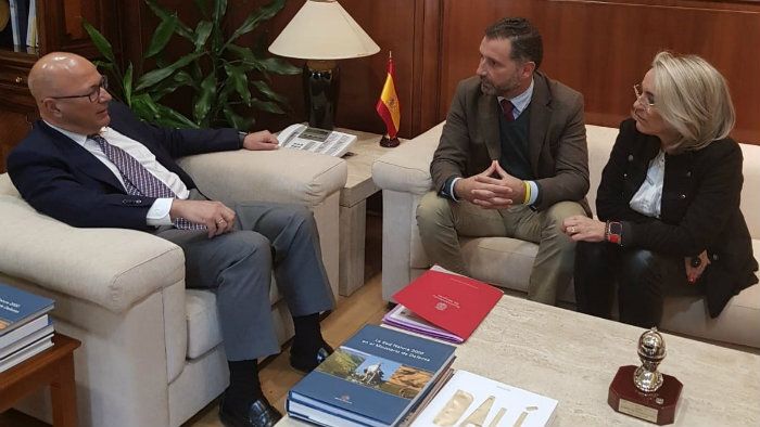 El PSOE acusa al Gobierno andaluz de 'bloquear' el proyecto CEUS