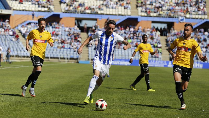 El Recre supera al Cartagena e iguala al Melilla en la cabeza del grupo