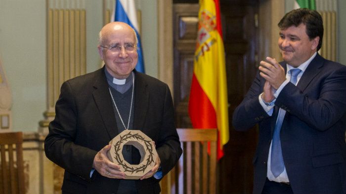 El alcalde agradece a los Premios Insigne que “Huelva crezca como Ciudad Cofrade”