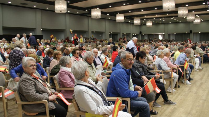 La primera remesa de los 1.300 turistas austriacos disfruta ya de los encantos de la provincia