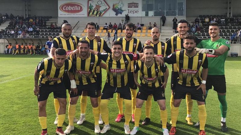 El San Roque falla un penalti y sigue jugando con fuego (1-1)