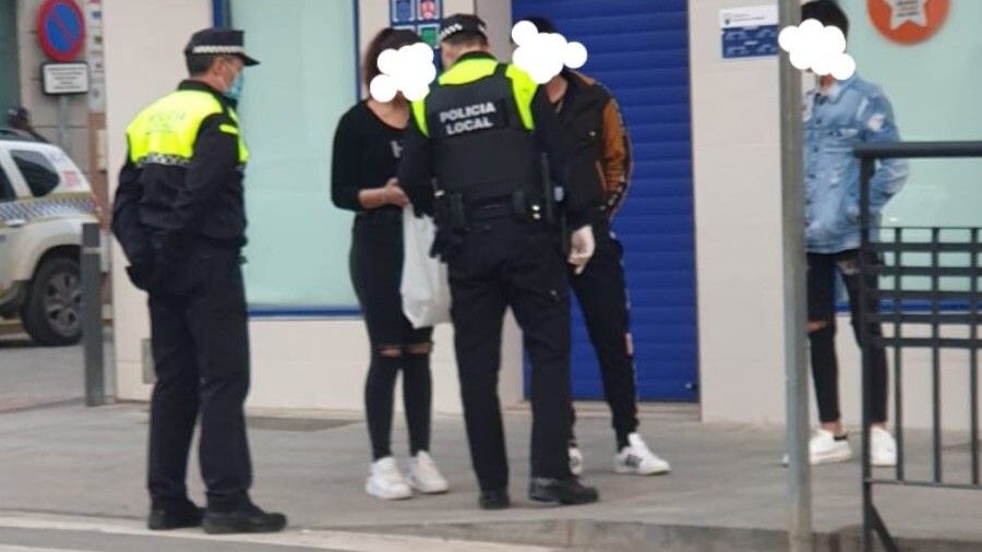 Moguer tramita 270 denuncias y detiene a dos personas por incumplimiento de la orden de confinamiento