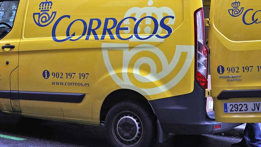 Reparten más de 51.100 mascarillas entre empleados de puertos, transportistas y Correos