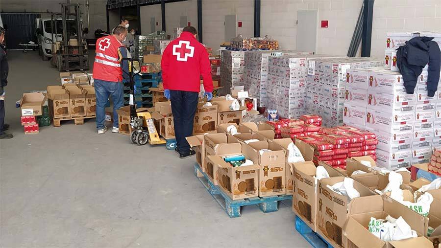 La Diputación y Cruz Roja se unen para llevar ayuda de emergencia a los asentamientos