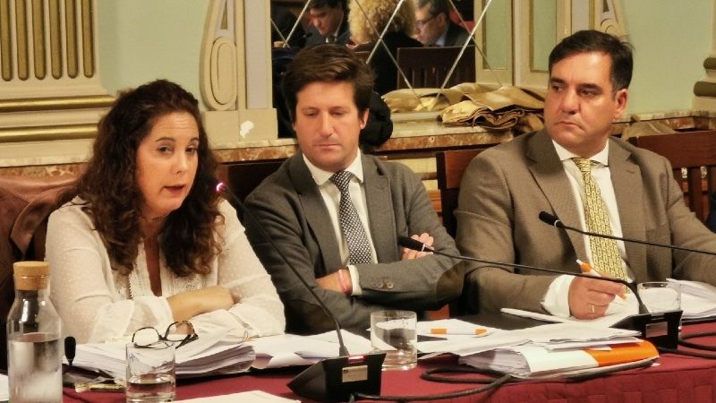 Cs propone para el sector del taxi la exención del pago del impuesto de vehículos y que sea personal de alto riesgo