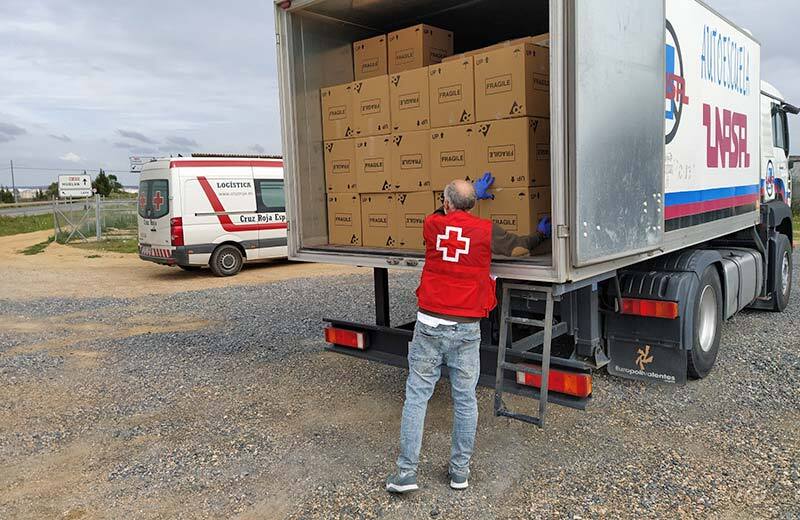 La Diputación y Cruz Roja se unen para llevar ayuda de emergencia a los asentamientos