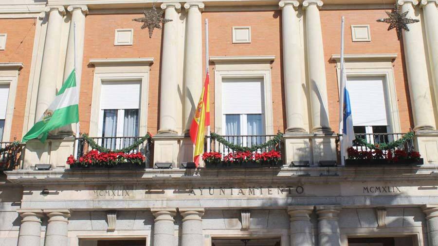 El PP pide al PSOE 'valentía' para decretar luto oficial en el Ayuntamiento y la Diputación