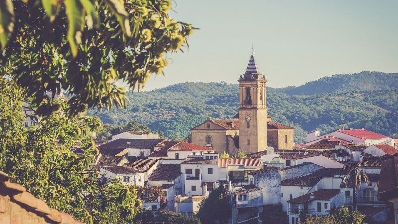 El Ayuntamiento de Jabugo tilda de 'rumor' la posibilidad de que se celebre el Domingo de Pascua en la finca 'Valdecanal'