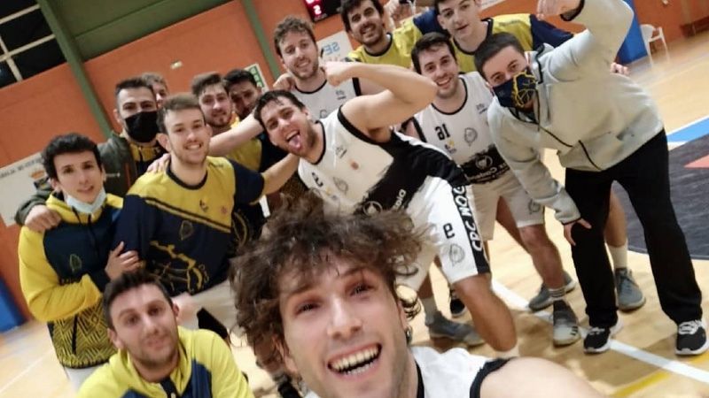 Moguer recupera su hegemonía ante Coria con Gibraleón a su ritmo