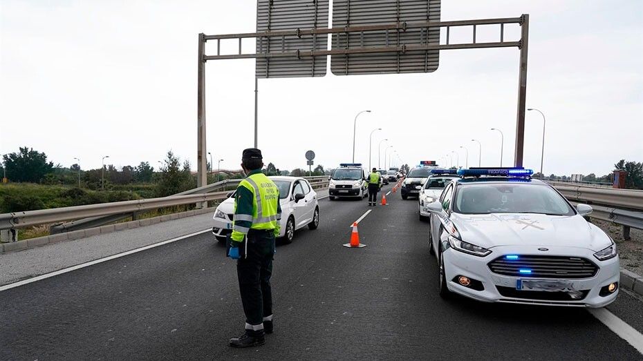 Heridos cuatro jóvenes de entre 18 y 24 años en un accidente múltiple en Moguer