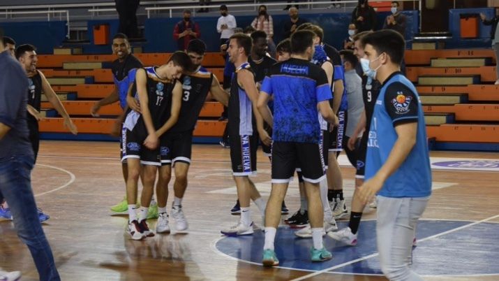 Un descomunal último cuarto hace campeón al Huelva Comercio (93-81)