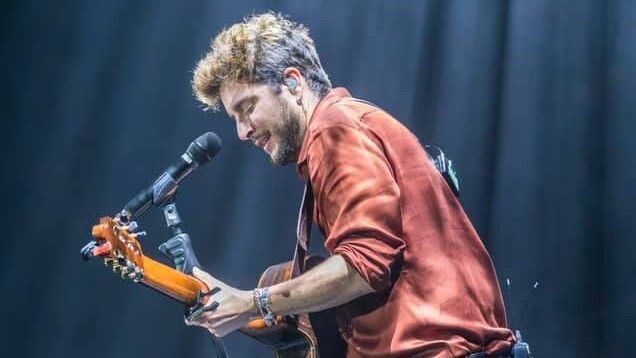 Manuel Carrasco aplaza a 2022 los conciertos de su gira 'La cruz del mapa'