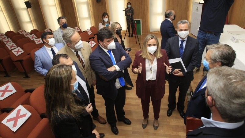 Fomento entrega en la zona de Pescadería el primer suelo que se permuta por viviendas en Huelva