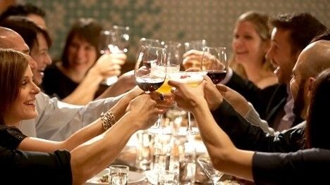 Un total de 25 municipios onubenses deberán cerrar sus bares y comercios a las 20.00 horas desde este domingo