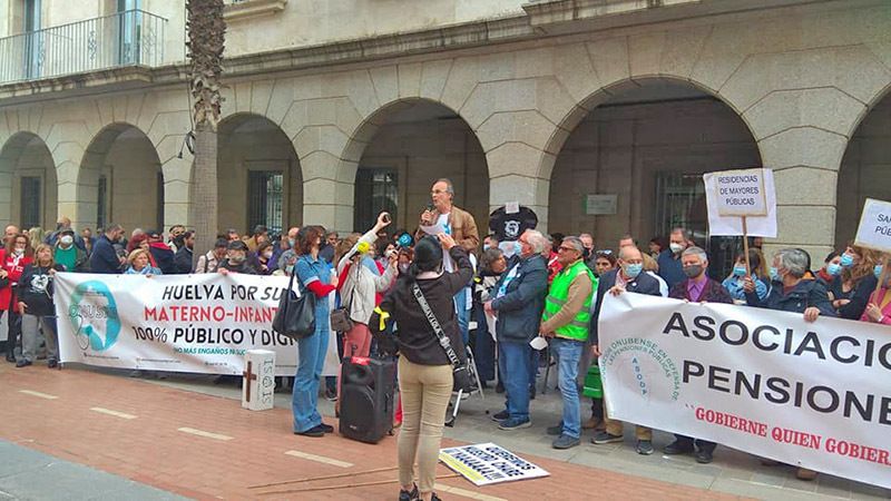 El SAS suspende su reunión para hablar sobre el Materno-Infantil escudándose en la próxima convocatoria electoral