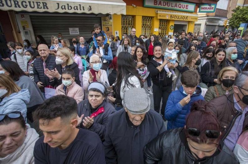Capirotes y plegarias en un nuevo Viernes de Dolores