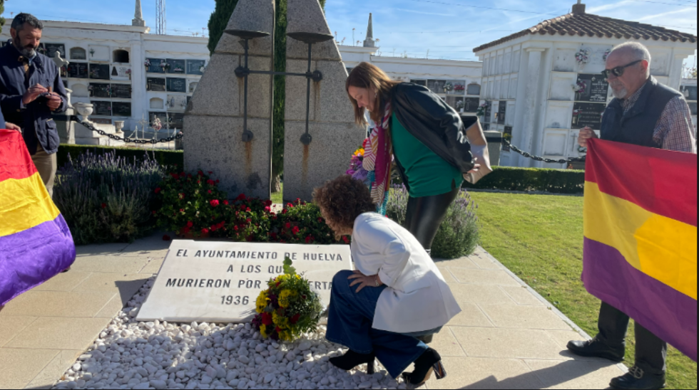 Los socialistas onubenses conmemoran el Día de la República