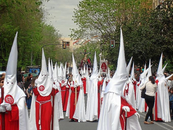 Dónde ver las hermandades del Lunes Santo en Huelva