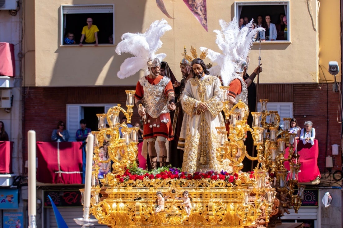 Huelva vive el día grande de su Semana Santa con un Miércoles Santo de ensueño