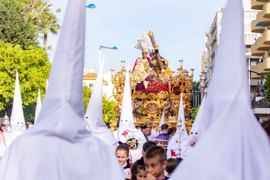 Huelva se reencontró con un Lunes Santo pleno tras cuatro años de espera