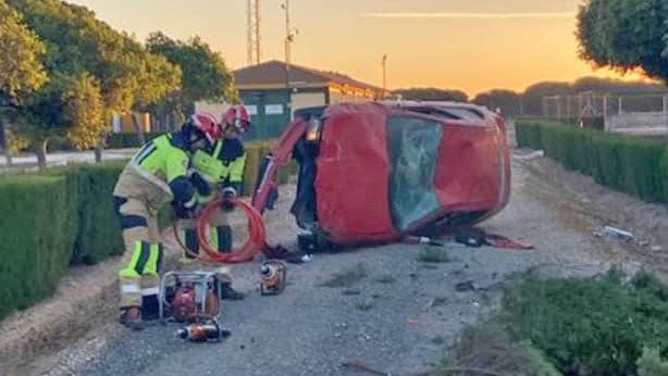 Herida una persona en un accidente en el acceso a la Comunidad de Regantes de Moguer