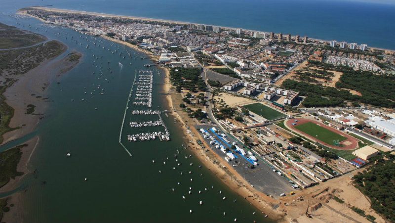 Hernández Cansino sigue insistiendo en que el proyecto de las dos torres de Punta Umbría 'incumple la Ley de Costas'