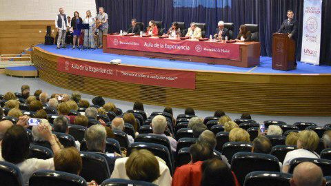 La Universidad de Huelva clausura la vigésima edición del Aula de la Experiencia