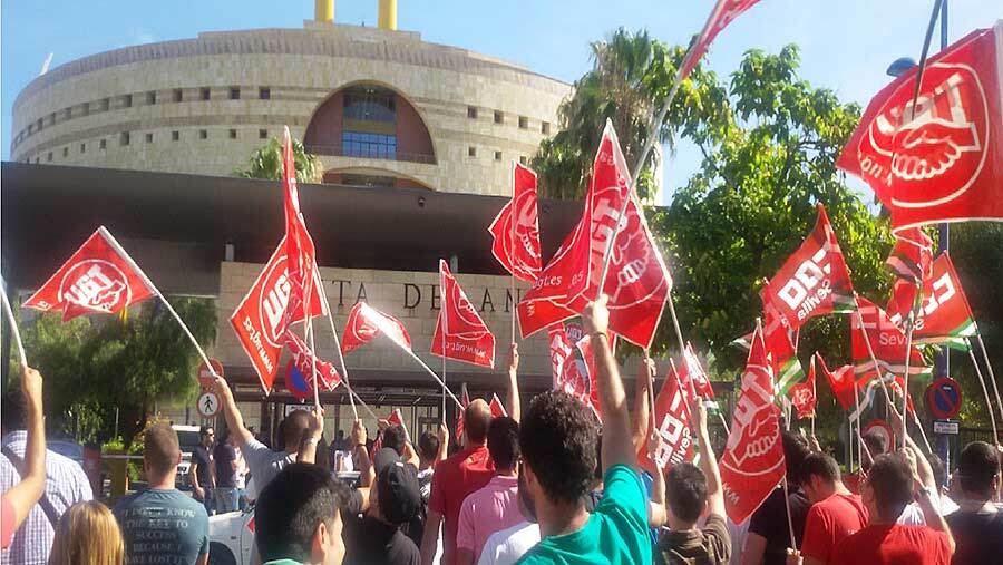 UGT cree que la incorporación del profesorado a los centros debería ser voluntaria