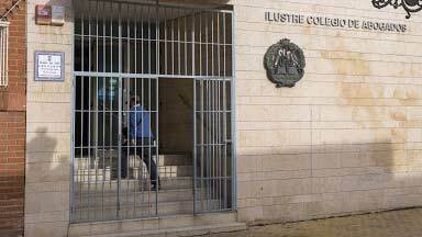 El Colegio de Abogados reabre este lunes en Huelva y Ayamonte