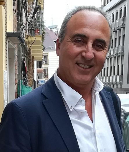 La UHU pone a disposición de la población el libro 'Turismo y Trabajo'