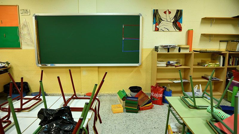 Los sindicatos ven 'precipitada' la vuelta el 18 y critican que las instrucciones 'sobrecargan' a directores