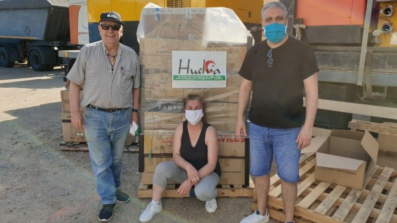 Mil kilos de alimentos y juguetes desde Zalamea a los campamentos de Tindouf
