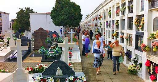 El Ayuntamiento reabre el cementerio de La Soledad