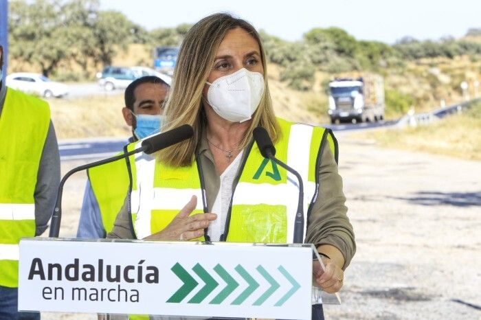 La Junta finaliza con un mes y medio de adelanto las obras en la carretera entre Santa Bárbara de Casa y Cabezas Rubias