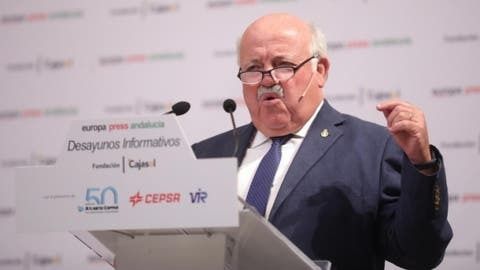 La Junta no quiere ni oír hablar del fin de mascarilla hasta una vacunación del 70%