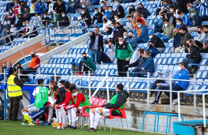 Tragicómico entierro (1-2)