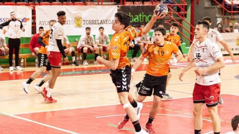 El PAN Moguer felicita a Dani Serrano por su ascenso a Asobal con Torrelavega