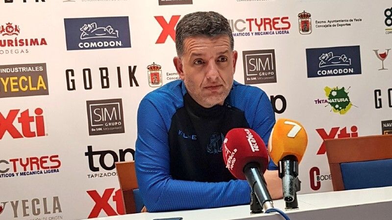 Sandroni: 'Es increíble que el Recre esté en esa situación'