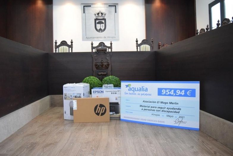Aqualia apoya a El Mago Merlín de Hinojos con la donación de materiales