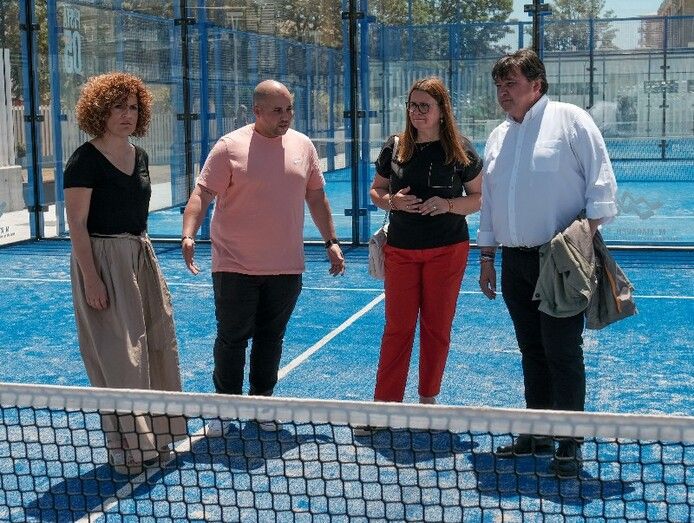 Reabren las nuevas instalaciones del complejo deportivo Las Américas con un campo de fútbol 7 y seis pistas de pádel