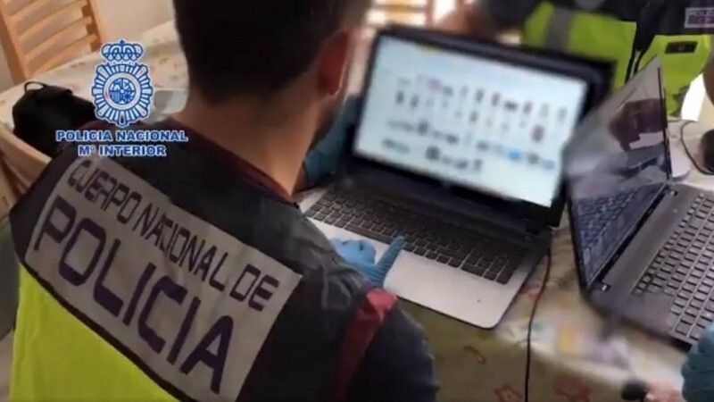 Desarticulan una organización internacional que estafó medio millón de euros a 146 víctimas suplantando a un banco