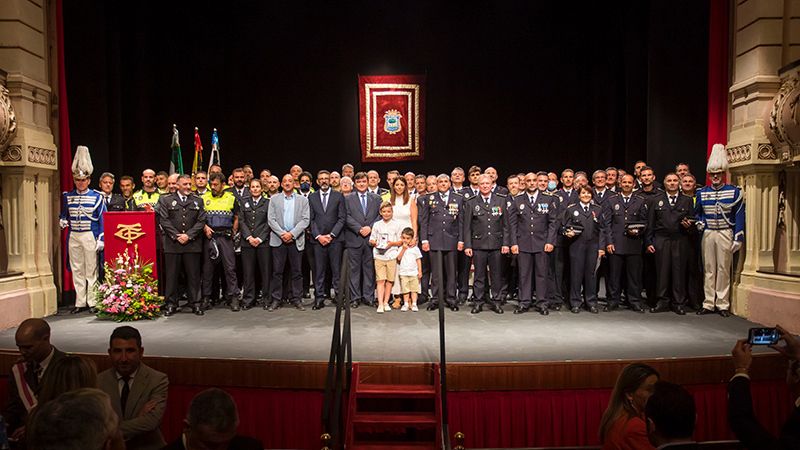 Juan Manuel Quilón, reconocido por sus 32 años de servicio a la Policía Local de Huelva