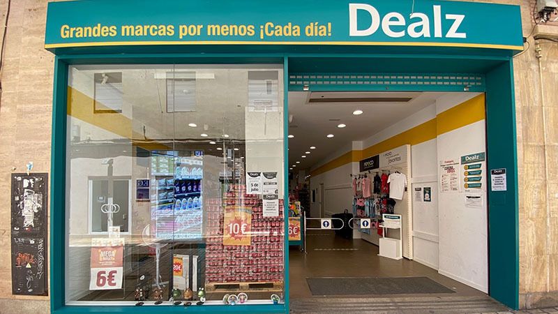 El supermercado Dealz busca un encargado para su tienda en Huelva capital
