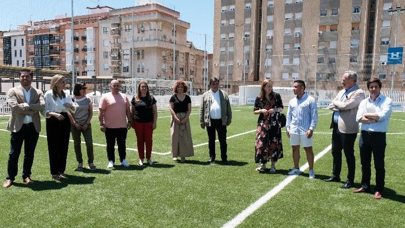 Reabren las nuevas instalaciones del complejo deportivo Las Américas con un campo de fútbol 7 y seis pistas de pádel