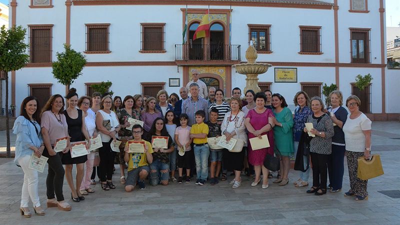El Ayuntamiento de Palos de la Frontera clausura los talleres municipales artísticos con 'una gran exposición'