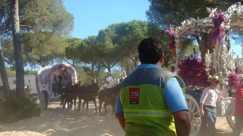 Fallecen dos caballos camino del Rocío y dos personas son trasladadas heridas al hospital Juan Ramón Jiménez